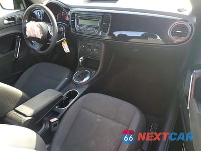 Zdjęcie 8 z 12 samochodu: 2014 VOLKSWAGEN BEETLE VIN:3VWFP7AT0EM627841 - miniatura