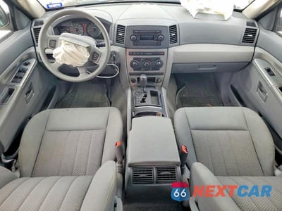 Zdjęcie 8 z 13 samochodu: 2005 JEEP GRAND CHEROKEE LAREDO VIN:1J4GS48K55C657611 - miniatura