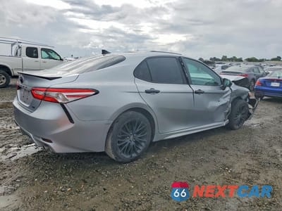 Trzecie zdjęcie samochodu z tyłu: 2020 TOYOTA CAMRY SE NIGHTSHADE VIN:4T1G11AK6LU340375 - miniatura