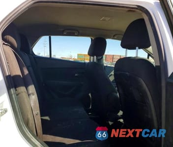 Zdjęcie 11 z 12 samochodu: 2018 CHEVROLET TRAX LS VIN:KL7CJNSB3JB549233 - miniatura