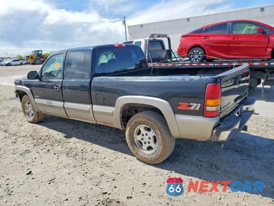 Drugie zdjęcie samochodu z przodu: 2000 CHEVROLET SILVERADO K1500 VIN:1GCEK19T1YE173026 - miniatura