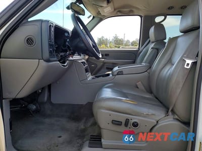 Zdjęcie 7 z 13 samochodu: 2005 CHEVROLET TAHOE K1500 VIN:1GNEK13T85J113490 - miniatura