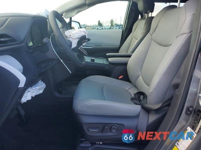 Zdjęcie 7 z 12 samochodu: 2026 TOYOTA SIENNA XLE 8-PASSENGER VIN:5TDYRKEC1TS296297 - miniatura