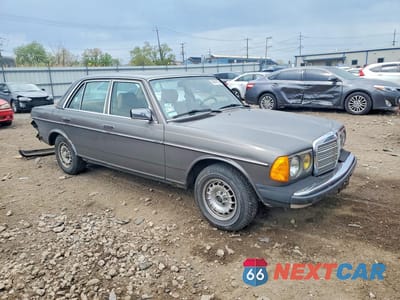 Czwarte zdjęcie samochodu z boku: 1985 MERCEDES-BENZ 300 DT VIN:WDBAB33C2FA192156 - miniatura