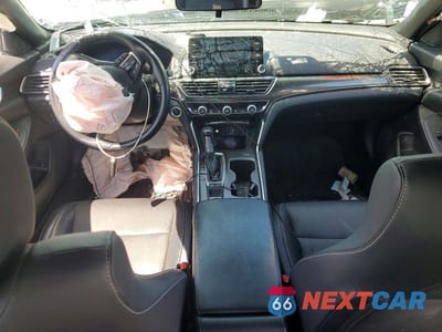 Zdjęcie 8 z 12 samochodu: 2018 HONDA ACCORD SPORT VIN:1HGCV1F32JA234899 - miniatura