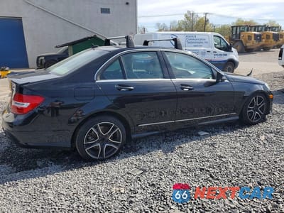 Trzecie zdjęcie samochodu z tyłu: 2013 MERCEDES-BENZ C 300 4MATIC VIN:WDDGF8AB2DR281267 - miniatura