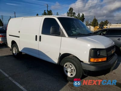 Czwarte zdjęcie samochodu z boku: 2016 CHEVROLET EXPRESS G2500 VIN:1GCWGAFF4G1297236 - miniatura