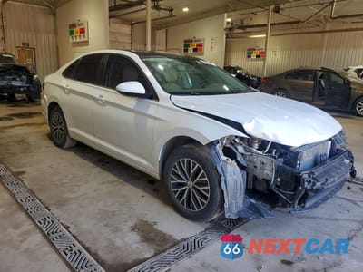 Czwarte zdjęcie samochodu z boku: 2021 VOLKSWAGEN JETTA S VIN:3VWC57BU3MM103081 - miniatura
