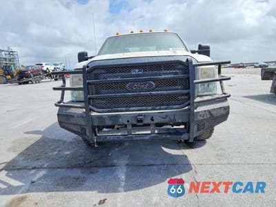 Piąte zdjęcie samochodu w środku: 2015 FORD F350 SUPER DUTY VIN:1FD8W3HT3FEC37171 - miniatura