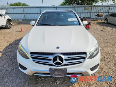 Piąte zdjęcie samochodu w środku: 2018 MERCEDES-BENZ GLC 300 4MATIC VIN:WDC0G4KB3JV112095 - miniatura