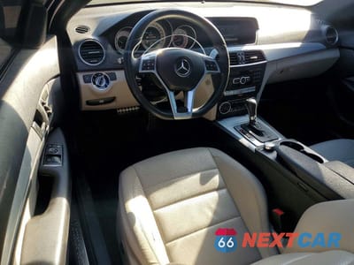 Zdjęcie 8 z 12 samochodu: 2014 MERCEDES-BENZ C 250 VIN:WDDGJ4HB4EG188650 - miniatura