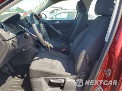 Zdjęcie 7 z 13 samochodu: 2010 VOLKSWAGEN TIGUAN S VIN:WVGAV7AX4AW000474 - miniatura