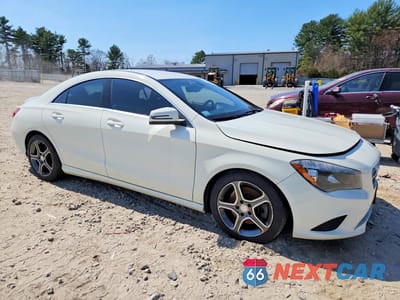 Czwarte zdjęcie samochodu z boku: 2014 MERCEDES-BENZ CLA 250 4MATIC VIN:WDDSJ4GB0EN154809 - miniatura