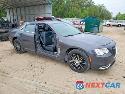 Czwarte zdjęcie samochodu z boku: 2016 CHRYSLER 300 LIMITED VIN:2C3CCAAG6GH147911 - miniatura