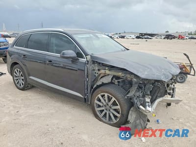 Czwarte zdjęcie samochodu z boku: 2019 AUDI Q7 PREMIUM PLUS VIN:WA1LHAF74KD030902 - miniatura
