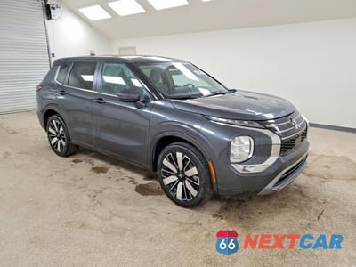 Czwarte zdjęcie samochodu z boku: 2025 MITSUBISHI OUTLANDER SE VIN:JA4J4VA86SZ038383 - miniatura