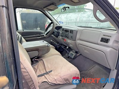 Piąte zdjęcie samochodu w środku: 2000 FORD F550 SUPER DUTY VIN:1FDAF56F0YEA67204 - miniatura