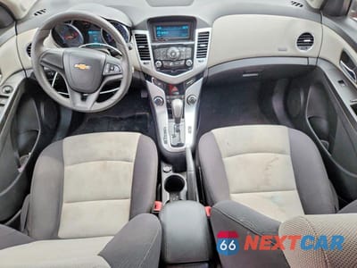 Zdjęcie 8 z 12 samochodu: 2015 CHEVROLET CRUZE LS VIN:1G1PA5SH0F7165616 - miniatura
