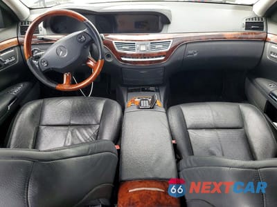 Zdjęcie 8 z 13 samochodu: 2008 MERCEDES-BENZ S 550 VIN:WDDNG71X28A196489 - miniatura