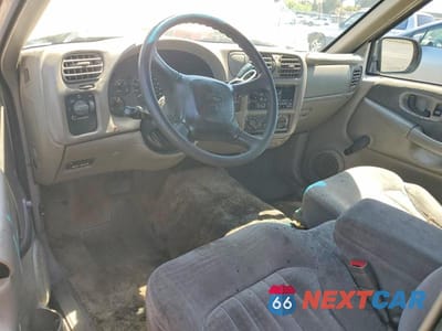 Zdjęcie 8 z 12 samochodu: 2001 CHEVROLET S TRUCK S10 VIN:1GCCS195318178726 - miniatura