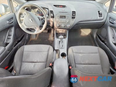 Zdjęcie 8 z 12 samochodu: 2016 KIA FORTE LX VIN:KNAFK4A68G5542391 - miniatura
