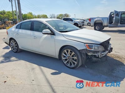 Czwarte zdjęcie samochodu z boku: 2016 VOLVO S60 PLATINUM VIN:LYV402FM6GB101452 - miniatura