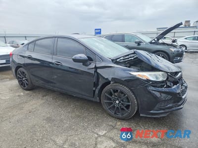 Czwarte zdjęcie samochodu z boku: 2017 CHEVROLET CRUZE LS VIN:1G1BC5SMXH7217628 - miniatura