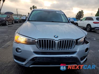 Piąte zdjęcie samochodu w środku: 2017 BMW X3 SDRIVE28I VIN:5UXWZ7C39H0X39036 - miniatura