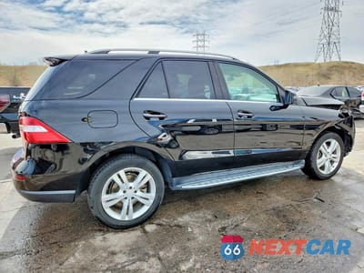 Trzecie zdjęcie samochodu z tyłu: 2013 MERCEDES-BENZ ML 350 4MATIC VIN:4JGDA5HB2DA163021 - miniatura