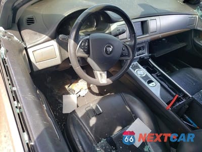 Zdjęcie 8 z 12 samochodu: 2015 JAGUAR XF 2.0T PREMIUM VIN:SAJWA0FS4FPU65432 - miniatura