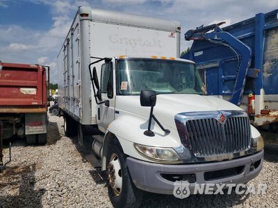 Czwarte zdjęcie samochodu z boku: 2013 INTERNATIONAL 4300 BOX TRUCK VIN:1HTMMAAMXDH363588 - miniatura