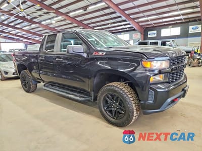 Czwarte zdjęcie samochodu z boku: 2019 CHEVROLET SILVERADO K1500 TRAIL BOSS CUSTOM VIN:1GCRYCEF8KZ212433 - miniatura