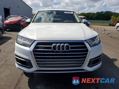 Piąte zdjęcie samochodu w środku: 2017 AUDI Q7 PREMIUM PLUS VIN:WA1LAAF73HD022898 - miniatura