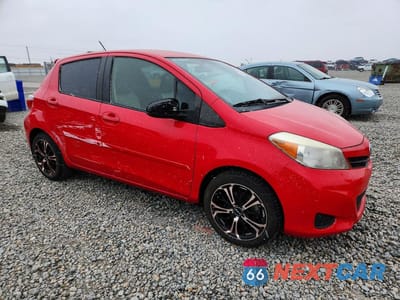 Czwarte zdjęcie samochodu z boku: 2014 TOYOTA YARIS 5-DOOR LE VIN:JTDKTUD31ED581620 - miniatura