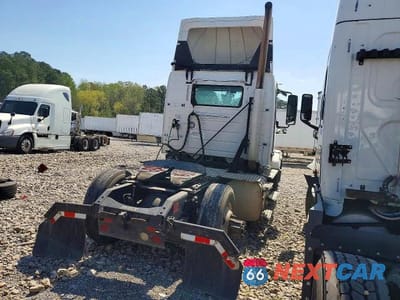 Czwarte zdjęcie samochodu z boku: 2017 VOLVO VNL SEMI TRUCK VIN:4V4N39TG7HN987967 - miniatura