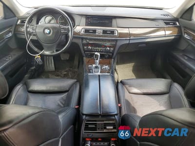 Zdjęcie 8 z 12 samochodu: 2011 BMW 750 LXI VIN:WBAKC8C52BC432349 - miniatura