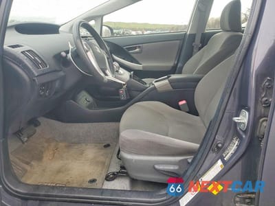 Zdjęcie 7 z 12 samochodu: 2013 TOYOTA PRIUS THREE VIN:JTDKN3DUXD5647457 - miniatura