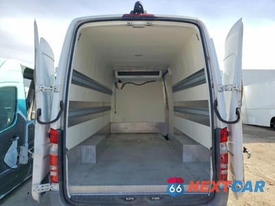 Zdjęcie 10 z 13 samochodu: 2016 MERCEDES-BENZ SPRINTER 2500 VIN:WD3PE8CD4GP330085 - miniatura