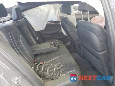 Zdjęcie 10 z 12 samochodu: 2022 BMW M550XI VIN:WBA13BK02NCJ42471 - miniatura