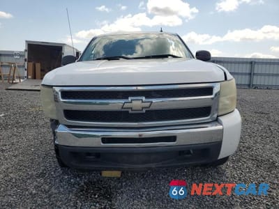 Piąte zdjęcie samochodu w środku: 2011 CHEVROLET SILVERADO K1500 LS VIN:1GCRKREA7BZ206048 - miniatura