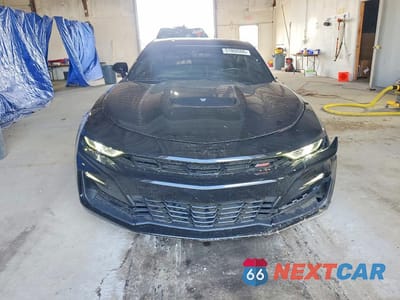 Piąte zdjęcie samochodu w środku: 2020 CHEVROLET CAMARO SS VIN:1G1FH1R74L0110846 - miniatura