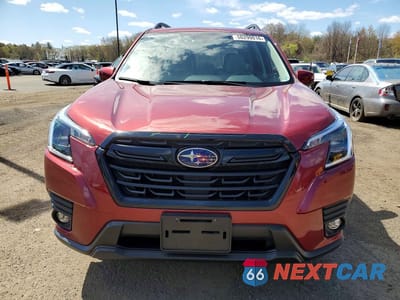 Piąte zdjęcie samochodu w środku: 2024 SUBARU FORESTER PREMIUM VIN:JF2SKADC9RH442952 - miniatura