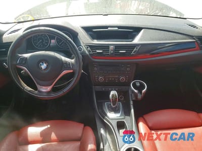 Zdjęcie 8 z 12 samochodu: 2015 BMW X1 XDRIVE28I VIN:WBAVL1C55FVY36941 - miniatura