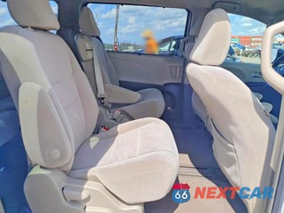 Zdjęcie 11 z 14 samochodu: 2018 TOYOTA SIENNA LE 8-PASSENGER VIN:5TDKZ3DCXJS944178 - miniatura