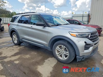 Czwarte zdjęcie samochodu z boku: 2021 FORD EXPLORER XLT VIN:1FMSK7DH0MGA51485 - miniatura