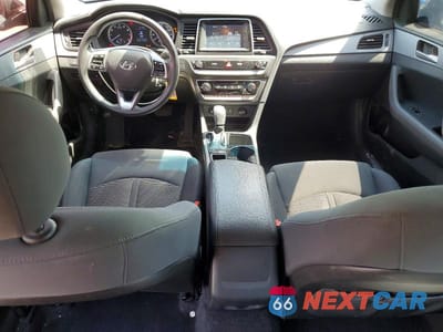 Zdjęcie 8 z 12 samochodu: 2019 HYUNDAI SONATA SE VIN:5NPE24AF0KH742656 - miniatura