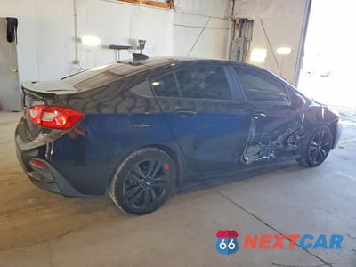 Trzecie zdjęcie samochodu z tyłu: 2018 CHEVROLET CRUZE LT VIN:1G1BE5SM2J7171440 - miniatura