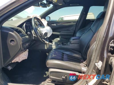 Zdjęcie 7 z 13 samochodu: 2021 CHRYSLER 300 S VIN:2C3CCABG4MH532796 - miniatura