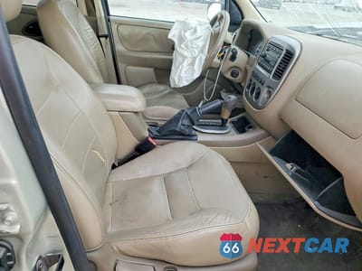 Zdjęcie 13 z 14 samochodu: 2005 FORD ESCAPE LIMITED VIN:1FMCU94145KA22440 - miniatura