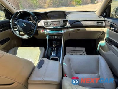 Zdjęcie 9 z 10 samochodu: 2015 HONDA ACCORD TOURING HYBRID VIN:1HGCR6F70FA011384 - miniatura